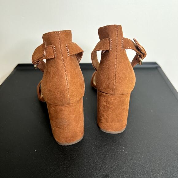 Old Navy Brown Block Heels - Picture 4 of 7